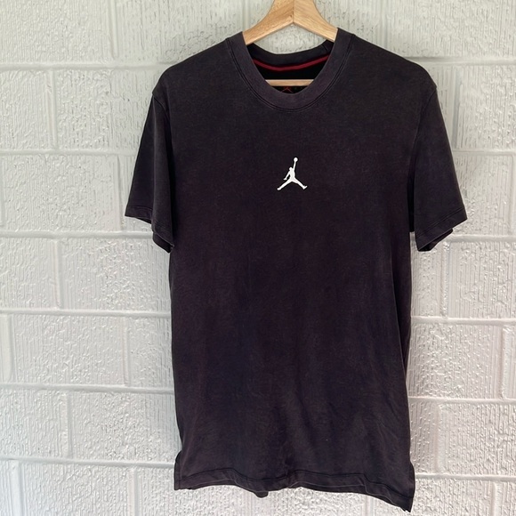 Jordan Brand Men’s Logo Tee Distressed Look Black Size Small - Picture 1 of 9